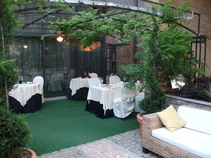 Albergo Cavallino Tortona Exterior photo